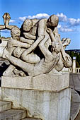 Oslo, Norvegia.Parco Vigeland. Boys fighting, 1921. Granite. Uno dei gruppi scultorei realizzati sulla scalinata su cui sorge il famoso monolito.